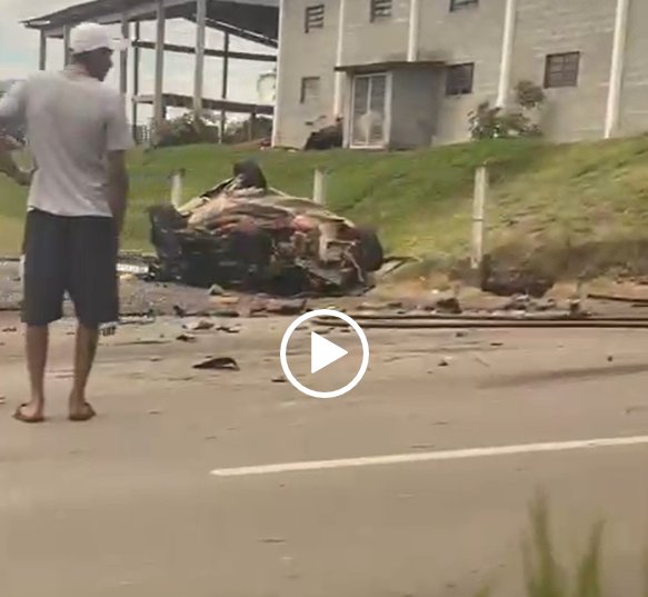 Acidentou deixou três mortos que estavam no carro Fiat Uno &#8211; Foto: Reprodução vídeo