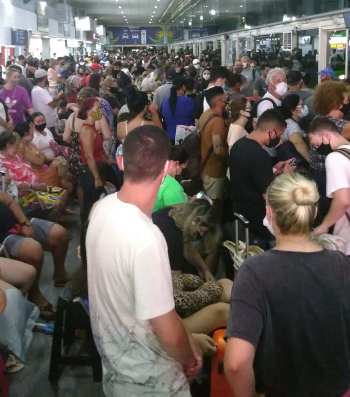 Registro da Rodovi&aacute;ria de Balne&aacute;rio Cambori&uacute; nesta segunda-feira (3) – Foto: Danielly de Fran&ccedil;a/ND