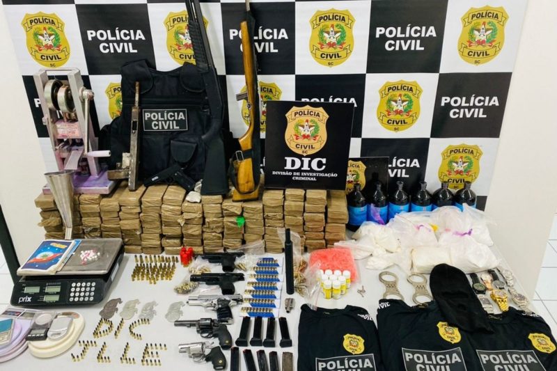 Pol&iacute;cia Civil apreendeu um arsenal em posse dos criminosos – Foto: PC/Divulga&ccedil;&atilde;o