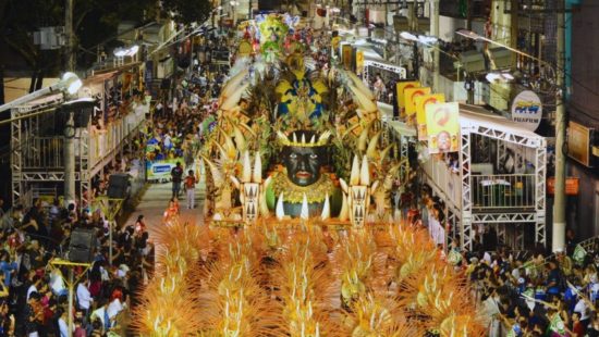 Floripa Shopping promove Bailinho de Carnaval Infantil com oficinas de  confecção de adereços e customização de abadás - Acontecendo Aqui