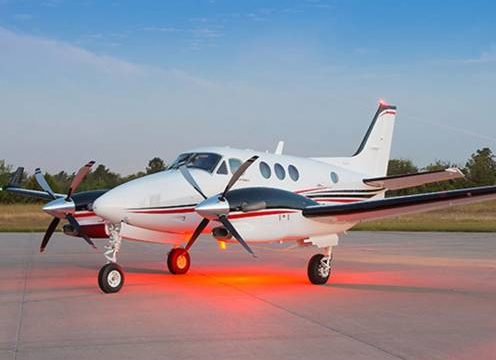 Modelo do avião onde estavam sertanejo e família