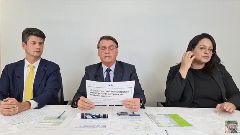 O presidente Jair Bolsonaro voltou a falar sobre o assunto em sua live semanal que ocorre toda quinta-feira – Foto: Reprodu&ccedil;&atilde;o/ND