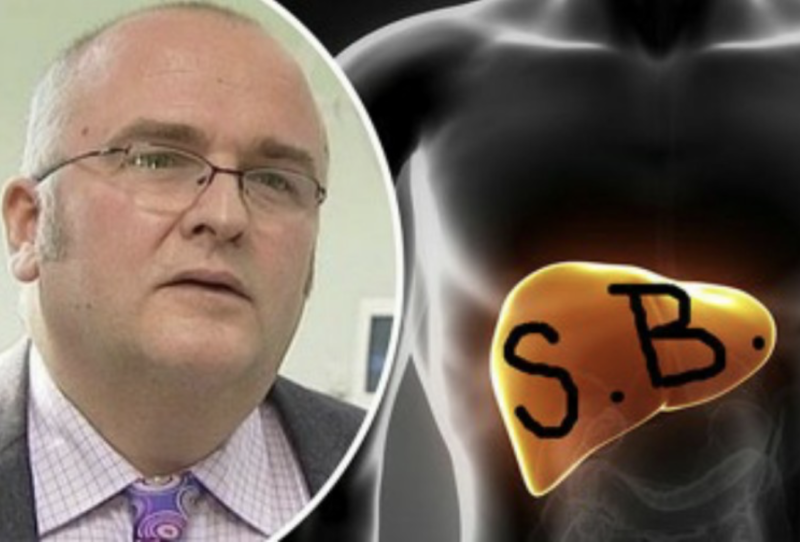 Simon Bramhall perdeu seu registro m&eacute;dico por gravar iniciais no f&iacute;gado dos pacientes – Foto: Reprodu&ccedil;&atilde;o