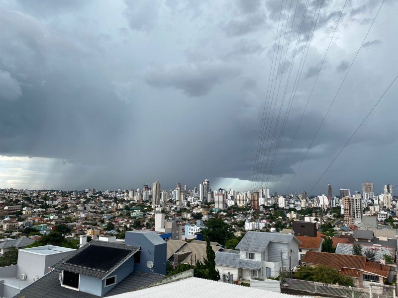 Temporais s&atilde;o esperados para esta quarta-feira (9) em SC – Foto: Caroline Figueiredo/ND