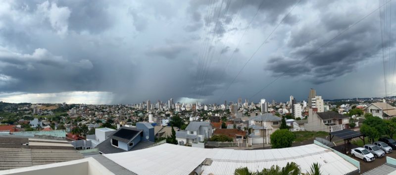 Previs&atilde;o indica temporais com altos riscos de ocorr&ecirc;ncias em todas as regi&otilde;es de Santa Catarina – Foto: Caroline Figueiredo/ND