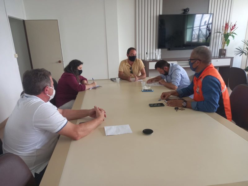 Reuni&atilde;o definiu quais bairros ser&atilde;o afetados pela manobra da Casan que inicia na quarta-feira – Foto: Prefeitura de Chapec&oacute;/ND