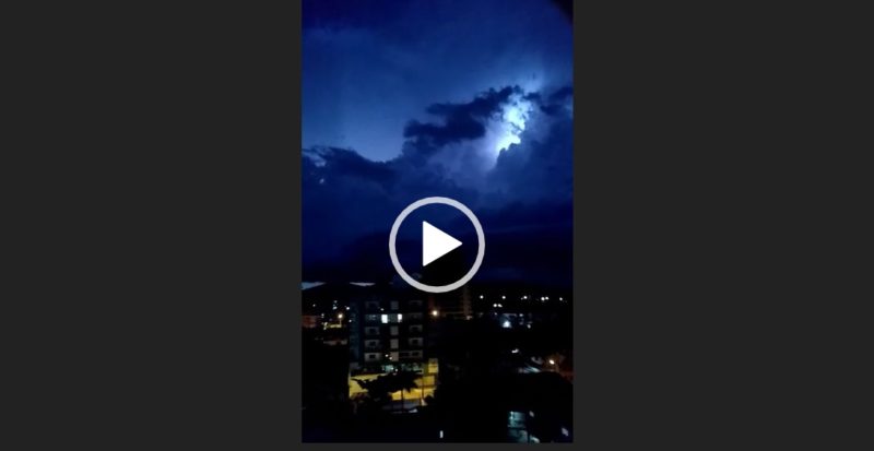 Trovoada deixa céu iluminado e impressiona moradores do Vale do Itajaí