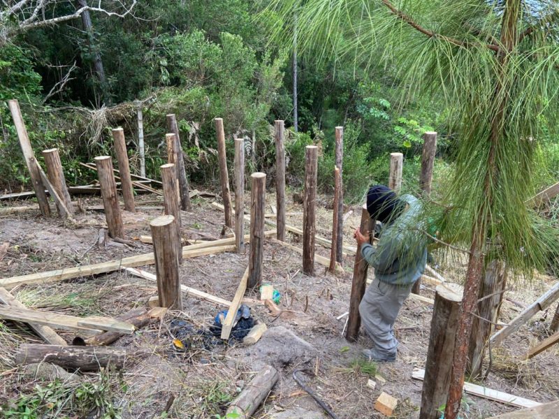 Obra irregular demolida em Florianópolis