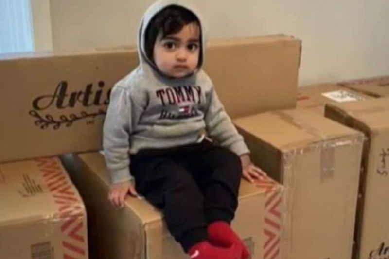 Menino pegou o celular da m&atilde;e e efetuou compra de mais de R$ 9 mil – Foto: Reprodu&ccedil;&atilde;o/Internet