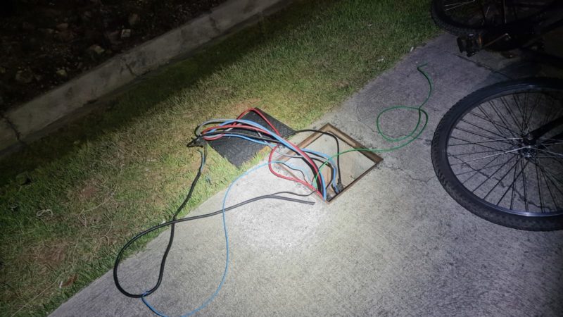 Homem j&aacute; foi denunciado outras 14 vezes por furto de fia&ccedil;&atilde;o p&uacute;blica – Foto: Pol&iacute;cia Militar/Reprodu&ccedil;&atilde;o