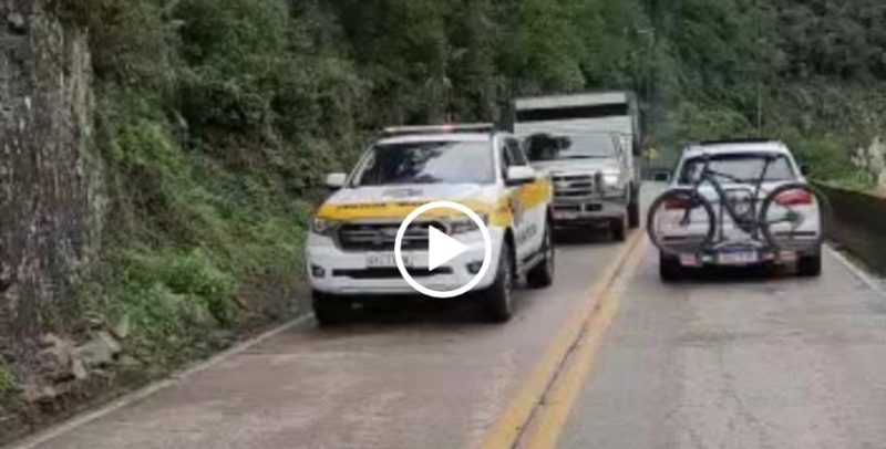 deslizamento de terra interdita serra do rio do rastro