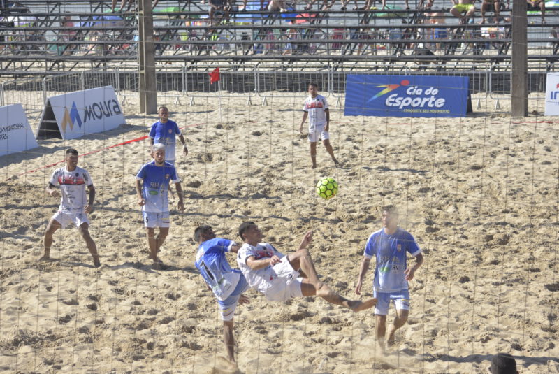 Taça NDTV de Beach Soccer começou neste sábado (15), na praia da Enseada &#8211; Foto: Prefeitura de São Francisco do Sul/Divulgação