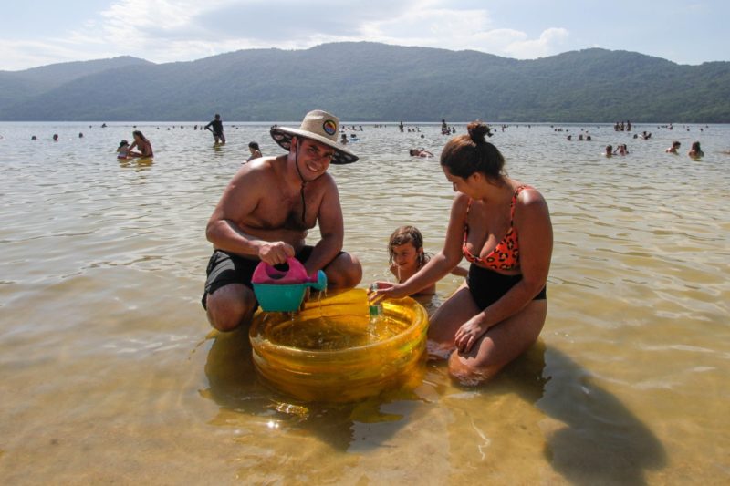 Família na Lagoa do Peri