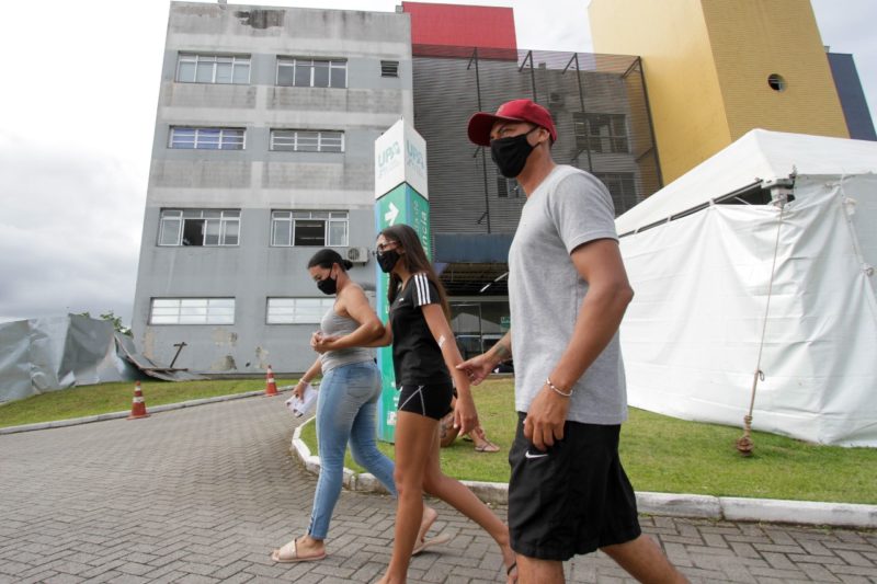 Fam&iacute;lia esperou 7 horas por atendimento na Upa Sul ter&ccedil;a-feira (4) – Foto: Leo Munhoz/ND