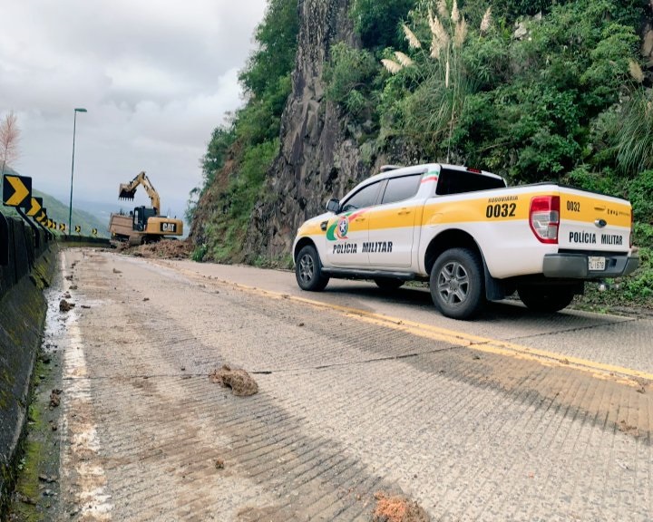 Serra do Rio do Rastro liberada. Tr&acirc;nsito fluindo normalmente em ambos os sentidos. – Foto: Pol&iacute;cia Militar Rodovi&aacute;ria/Divulga&ccedil;&atilde;o/ND