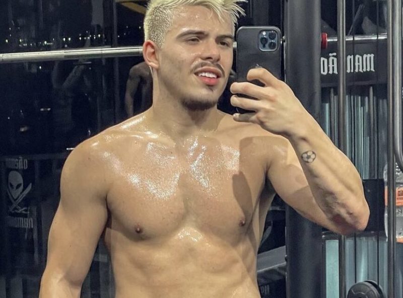 Vazam fotos de Thomaz Costa no OnlyFans; veja