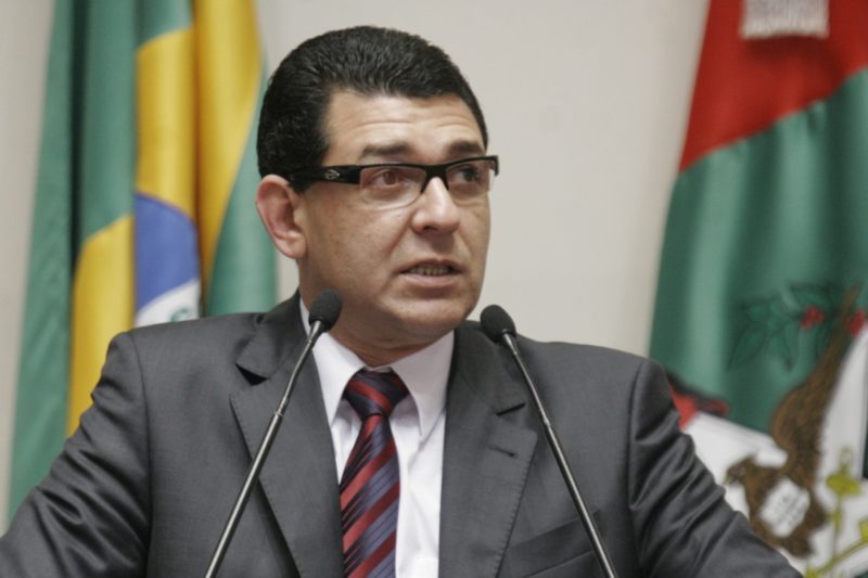 Suplente de deputado estadual, Pl&iacute;nio de Castro ocupou o cargo em 2012 – Foto: Miriam Zomer/Divulga&ccedil;&atilde;o/ND