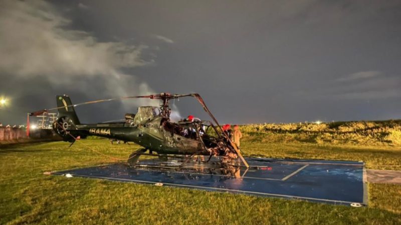 Estado da aeronave depois que as chamas foram controladas &mdash; Foto: Internet/ND