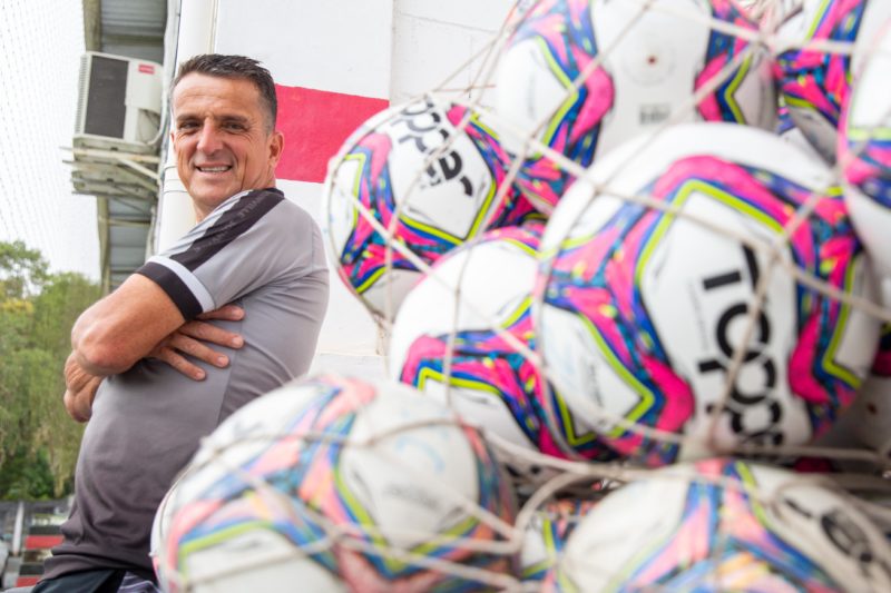 H&aacute; 17 anos no clube, Lincoln ganhou o apelido de “Rei do Acesso” – Foto: Carlos Jr./ND