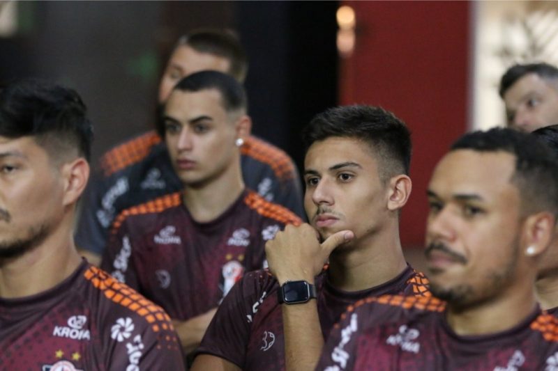 Elenco e comiss&atilde;o se reapresentaram nesta segunda-feira (31) para dar in&iacute;cio &agrave; pr&eacute;-temporada – Foto: Juliano Schmidt/JEC Futsal/Divulga&ccedil;&atilde;o/ND