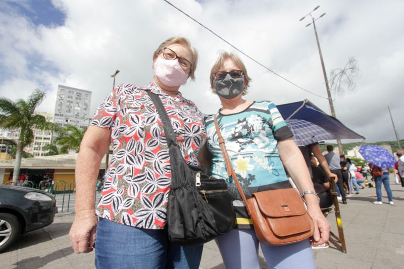 Irmãs vão buscar testes de Covid-19 novamente nesta terça-feira