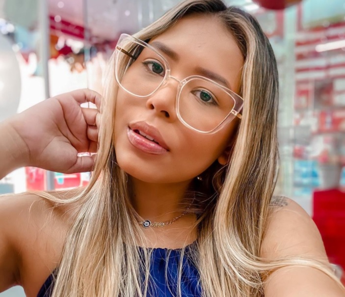 cantora contou que sofreu abuso enquanto dormia ao lado do marido