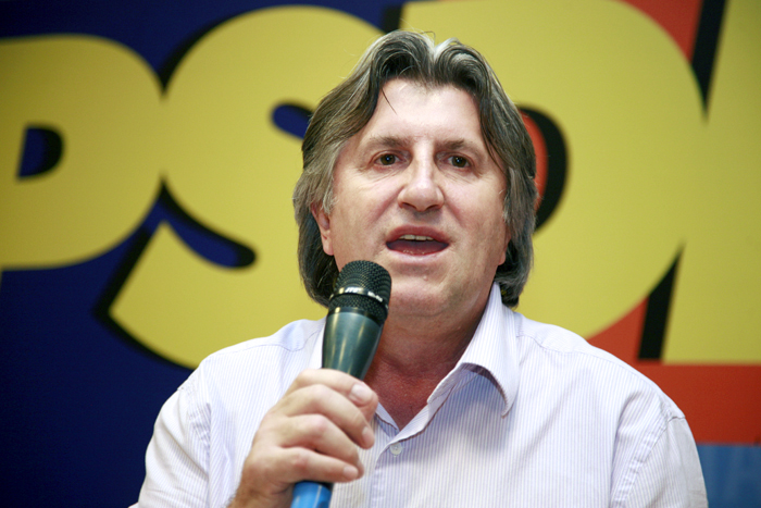 Ex-governador Leonel Pavan reclamou de trai&ccedil;&atilde;o por parte dos tucanos e declarou que est&aacute; fora da campanha eleitoral – Foto: Arquivo