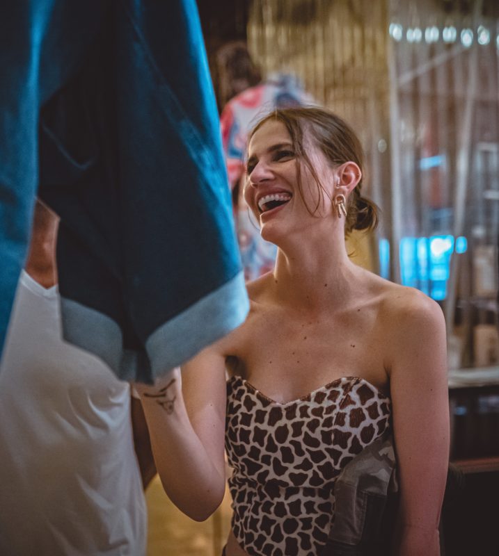 Moda upcycling: moda criativa transforma roupas antigas em peças completamente novas