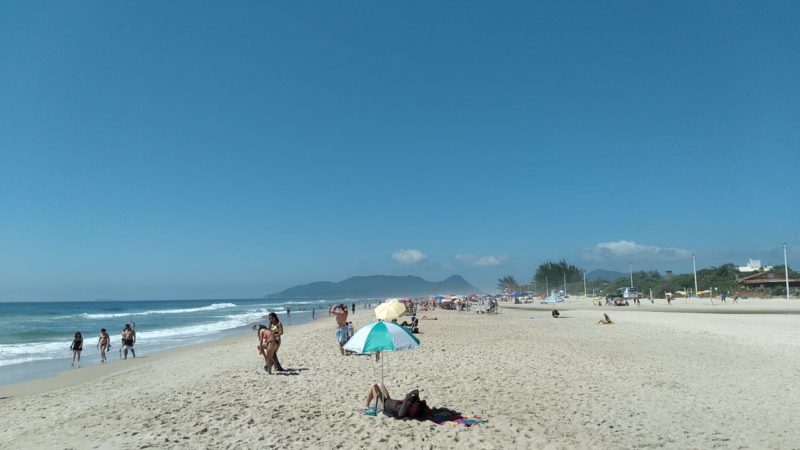 Florianópolis é o destino brasileiro mais procurado para estadia neste verão 2025