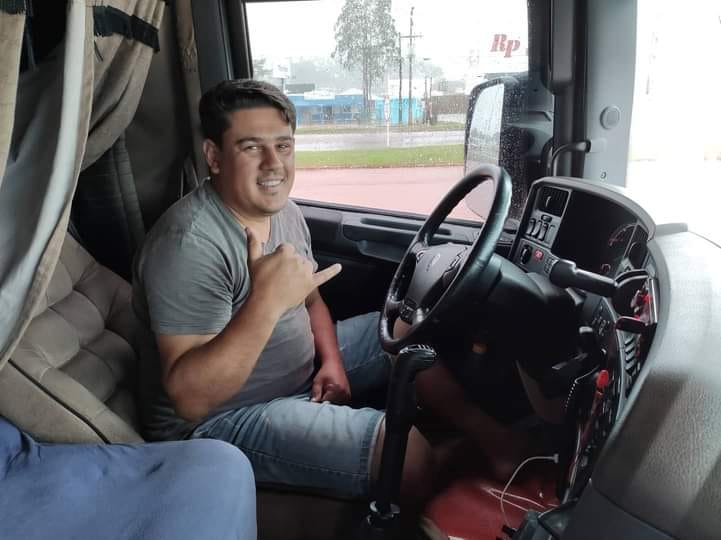 Rodrigo morreu no local do acidente, segundo os socorristas &mdash; Foto: Arquivo Pessoal/ND