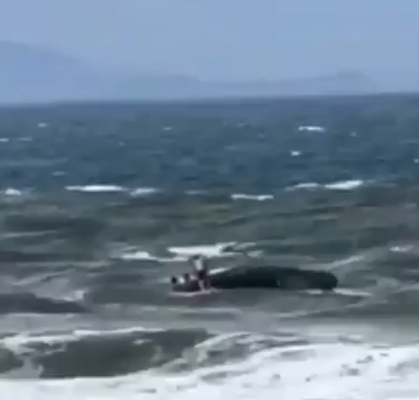 Naufr&aacute;gio aconteceu na sexta-feira (14) em Laguna – Foto: Reprodu&ccedil;&atilde;o/Internet/Divulga&ccedil;&atilde;o ND