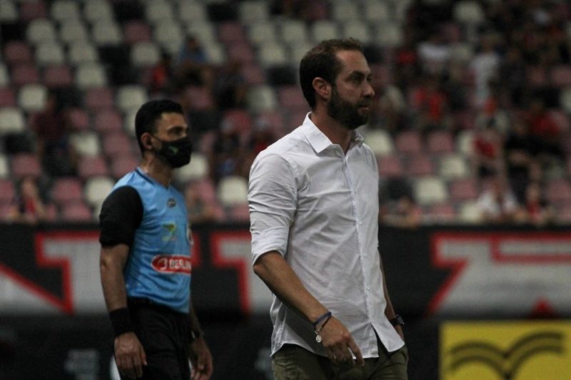 Paulo Massaro apontou falhas individuais nos gols, al&eacute;m da falta de efici&ecirc;ncia nas finaliza&ccedil;&otilde;es – Foto: Vitor Forcellini/JEC/Divulga&ccedil;&atilde;o/ND