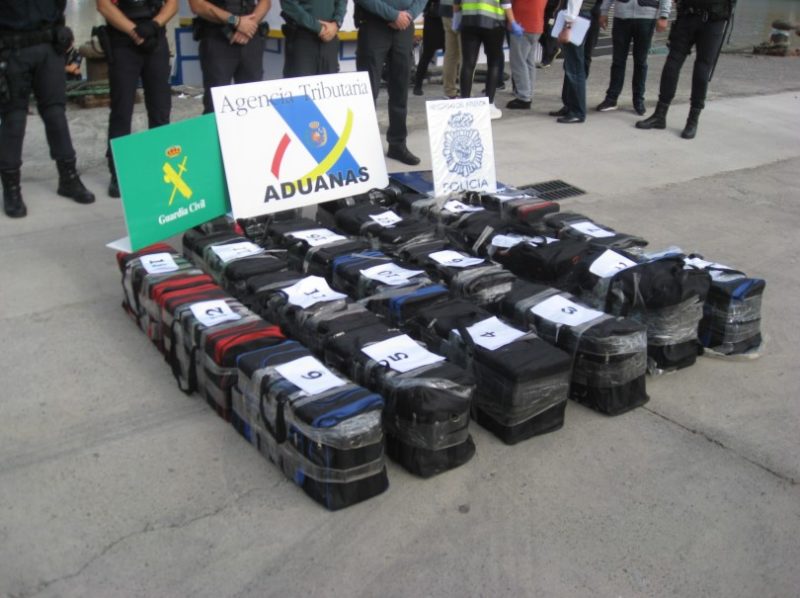 Pescadores de SC entre los detenidos en barco con media tonelada de cocaína en España - Foto: Guardia Civil Española / Expresión