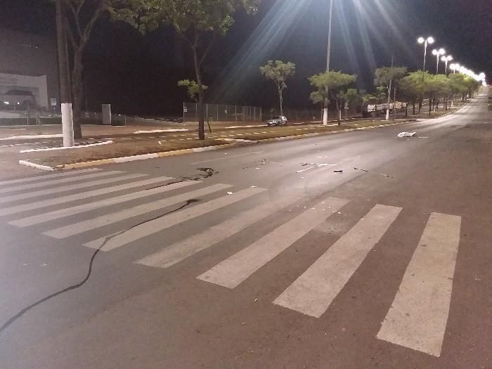 V&iacute;tima foi atropelada na faixa de pedestres – Foto: PM/ND