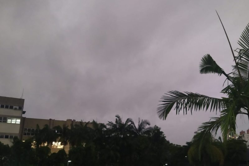 Segundo a Defesa Civil, a situa&ccedil;&atilde;o de alerta permanece&nbsp; at&eacute; a manh&atilde; de sexta-feira (28) – Foto: Daniel Borges/ND