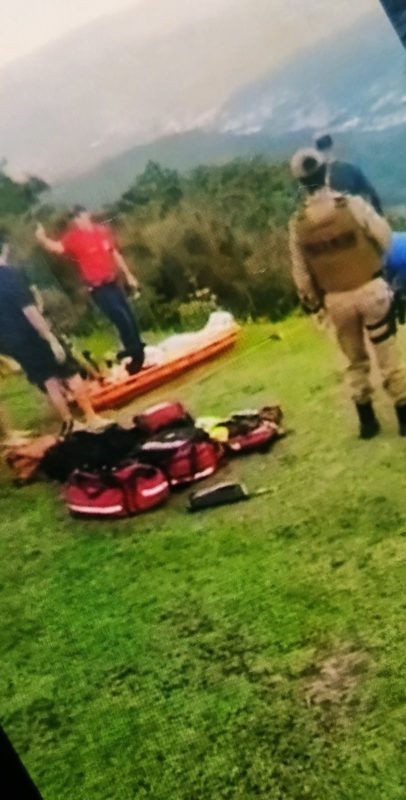 Acidente aconteceu na tarde deste s&aacute;bado (1&ordm;) no Morro Azul em Timb&oacute; – Foto: CBMSC/Divulga&ccedil;&atilde;o/ND