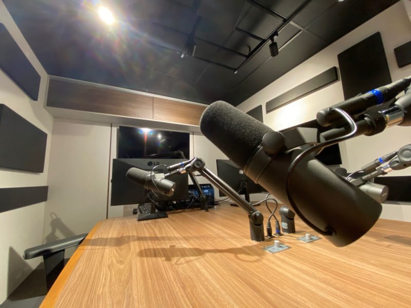 Est&uacute;dio da ND R&aacute;dio: ouvintes tem na m&atilde;o informa&ccedil;&otilde;es de qualidade e diferentes g&ecirc;neros musicais &mdash; Foto: Gustavo Bruning/ND