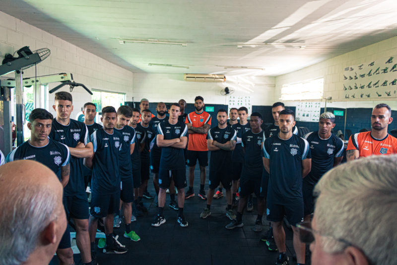 Jogadores do Figueirense se reapresentaram nesta segunda-feira – Foto: Patrick Floriani/FFC
