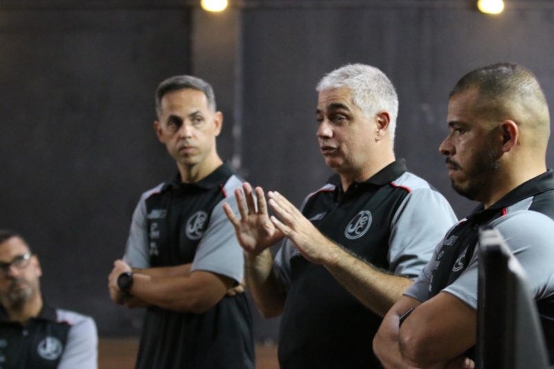 Paulinho Gambier se apresentou ao time e d&aacute; in&iacute;cio aos trabalhos de pr&eacute;-temporada – Foto: Juliano Schmidt/JEC Futsal/Divulga&ccedil;&atilde;o/ND