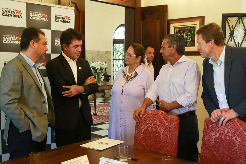 Prefeito Cl&eacute;sio Salvaro aderiu ao Plano 1000 na manh&atilde; desta quarta-feira – Foto: Divulga&ccedil;&atilde;o/ND