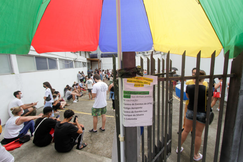 Testagens no SEAD/Centro, que recebe pacientes assintomáticos – Foto: Leo Munhoz/ND