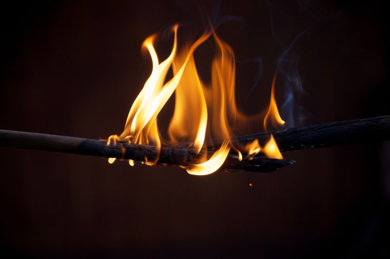 O turista estava descansando enquanto esperava um &ocirc;nibus – Foto: Internet/Reprodu&ccedil;&atilde;o/ND