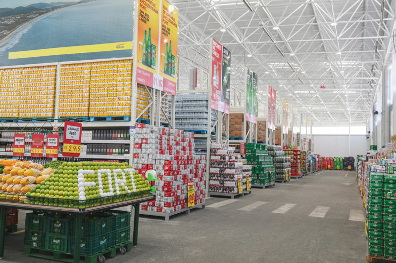 O &ldquo;Fort Tempor&aacute;rio Campeche&rdquo; oferece atendimento 24 horas noestacionamento da loja, como uma solu&ccedil;&atilde;o para compras r&aacute;pidas – Foto: Jos&eacute; Somensi