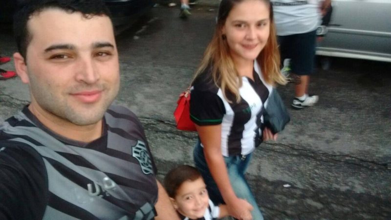 Maicon, Julia e Davi frequentam o Est&aacute;dio Orlando Scarpelli juntos – Foto: Maicon Monteiro/Arquivo pessoal/Reprodu&ccedil;&atilde;o/ND