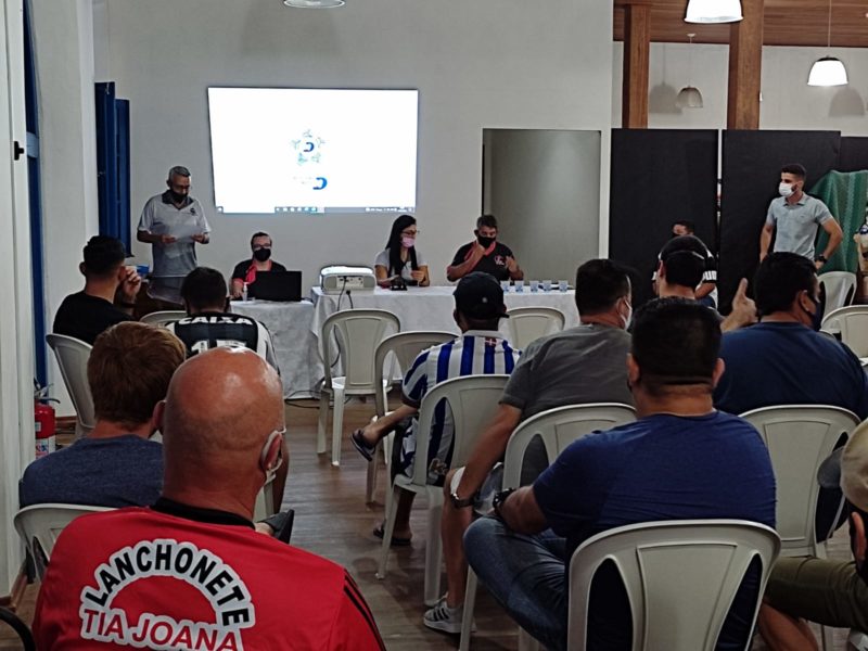 Congresso t&eacute;cnico foi realizado na noite de ter&ccedil;a-feira (11) e definiu grupos e tabela – Foto: Drika Evarini/ND