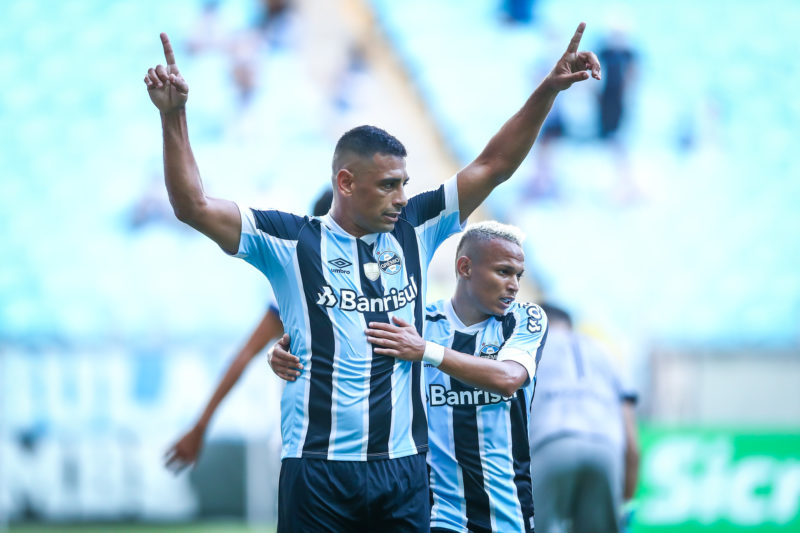 Diego Souza marcou o segundo gol da vitória gremista na estreia dos titulares. - Foto: Lucas Uebel/Gremio FBPA