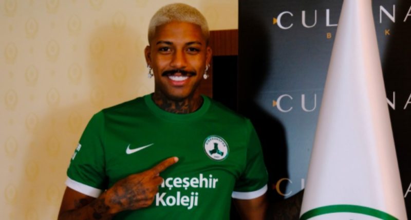 Jean Pyerre; jogador n&atilde;o chegou a atuar, depois do diagn&oacute;stico de um c&acirc;ncer – Foto: Girensunspor/Divulga&ccedil;&atilde;o