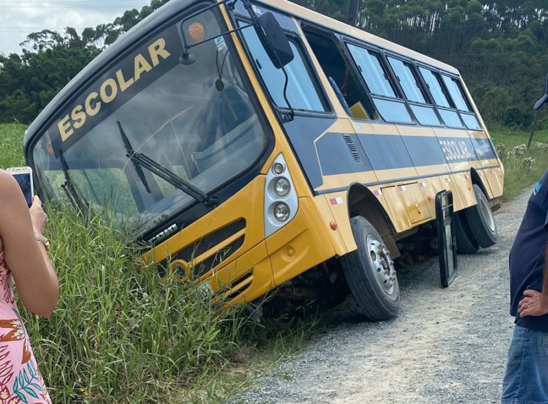 Prefeitura n&atilde;o informou quantos alunos estavam no &ocirc;nibus – Foto: Prefeitura de Balne&aacute;rio Pi&ccedil;arras/Reprodu&ccedil;&atilde;o