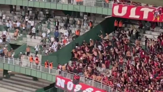 Briga generalizada em estádio no México deixa mais de vinte