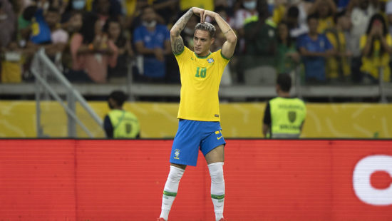 Craque da Seleção Brasileira vira tema de barraco após &#39;pulada de cerca&#39;